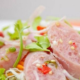 ยำแหนมสด รสเด็ด