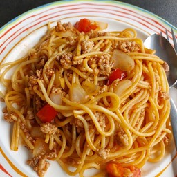 สปาเก็ตตี้ซอสมะเขือเทศหมู