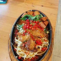 สเต็กจานร้อน (ซีฟู้ดซอส)