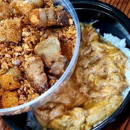 ข้าวไข่ข้นหมูกรอบรวนกระเทียมกรอบx2
