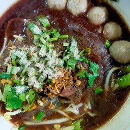 วุ้นเส้นลูกชิ้นเนื้อเปื่อยพิเศษ