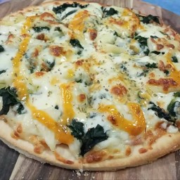 ผักโขม (พิซซ่าถาดใหญ่ 9 นิ้ว แบ่ง 8 ชิ้น)