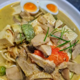 สปาเก็ตตี้เขียวหวานเห็ดย่าง เต้าหู้ และไข่ต้ม