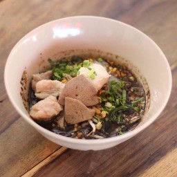 ตำเตี๋ยว (TumTeow) - ส้มตำ ก๋วยเตี๋ยวเรือ ข้าวขาหมู สาขา ฉัจฉริยะประสิทธิ์  มหาสวัสดิ์