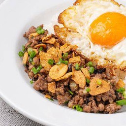 F26 ข้าวหมูสับผัดหนำเลี๊ยบไข่ดาว