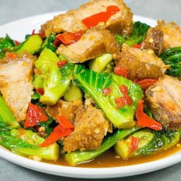 แขนงหมูกรอบ