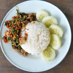 กะเพราหมูสับ