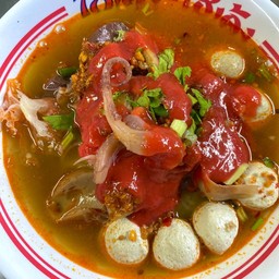 ก๋วยเตี๋ยวเย็นตาโฟลูกชิ้นปลาต้มยำ
