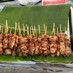 บอ.บี หมูปิ้งโบราณ ตลาดกลาง