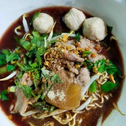 มาม่าหมูน้ำตกธรรมดา