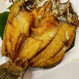 ปลากะพงทอดน้ำปลา