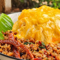 ข้าวไข่ข้นกะเพราหมูสับ