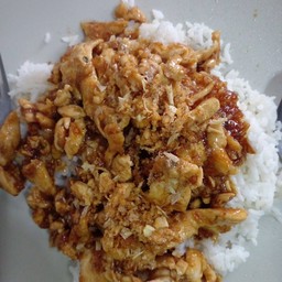 ไก่กระเทียม ราดข้าว