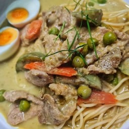 สปาเก็ตตี้เขียวหวานไก่ + ไข่ต้ม