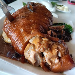 ขาหมูหมั่นโถว