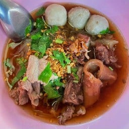 ก๋วยเตี๋ยว111 ตลาดเจ้พร (อาม่า มอลล์)
