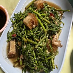 กะเฉดหมูกรอบ (ริมฝั่งจั้มบ๊ะ)