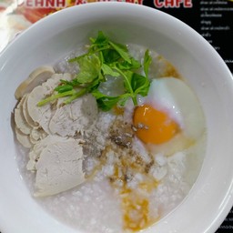 ข้าวต้มไก่ใส่ไข่