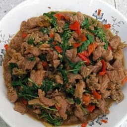 กะเพราเนื้อเป็นกับข้าว