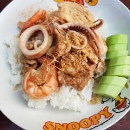 เมนู กระเทียม ราดข้าว