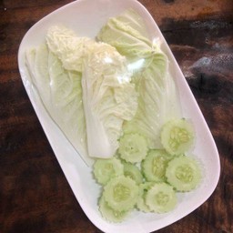 ผักสดน้ำพริก (ผักกาดขาว,แตงกวา)