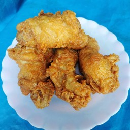 คอไก่ทอด (เป็นจาน)