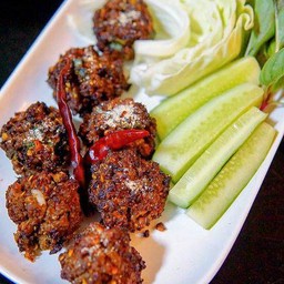 ลาบหมูสับทอด