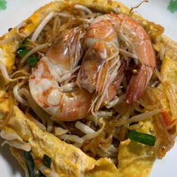 ผัดไทกุ้งสดห่อไข่