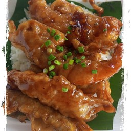 ข้าวกุ้งทอดซอสกระเทียม