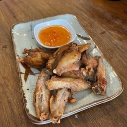 ปีกไก่ทอดน้ำปลา