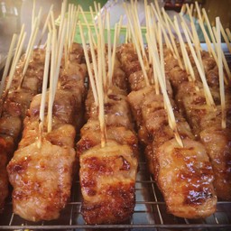 อิ่มฟินหมูปิ้งปังปัง บรมราชชนนี