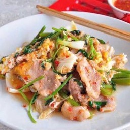 สุกี้ ผัดเเห้ง ทะเลหมูเด้ง