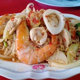 เศรษฐีถุงทอง อาหารตามสั่ง