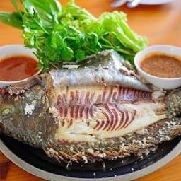 ปลาเผาไฮโซ by น้องริบบิ้น