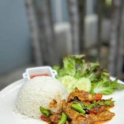 ข้าวหมูผัดพริกแกง