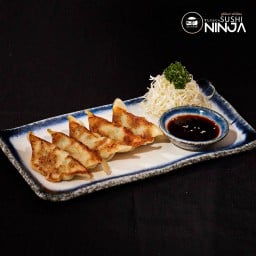 เกี๊ยวซ่า GYOZA