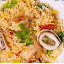 ข้าวผัดทะเล จานใหญ่