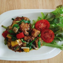 ปลากระพงผัดพริกไทยดํา