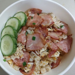 ข้าวผัดเบคอน