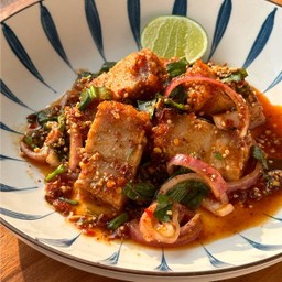 ลาบแซ่บหมูกรอบ