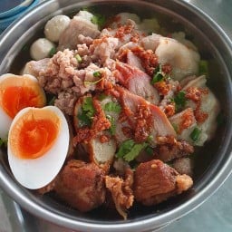 ก๋วยเตี๋ยวเรือสำราญสระบุรี อร่อยไม่ง้อเครื่องปรุง