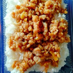 ข้าวหมูสับน้ำมันหอย