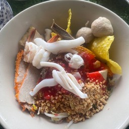 ก๋วยเตี๋ยวยำแซ่บ