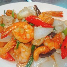 กุ้งผัดเม็ดมะม่วง