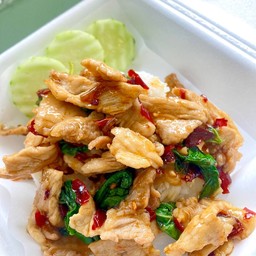 ข้าวกะเพราหมูชิ้น