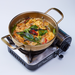 ต้มแซ่บไข่เจียวเห็ด (Spicy Soup with Mushroom and Omelet)