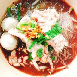 ก๋วยเตี๋ยวแชมป์ข้างคลีนิควีเด้น สุราษฎร์ธานี