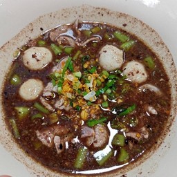 ก๋วยเตี๋ยวต้มยำสุโขทัย มหาจักรพรรดิ