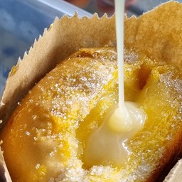 ปังปิ่งไส้ทะลัก เนย นม น้ำตาล