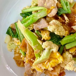 ผัดซีอิ๊วหมูหมัก